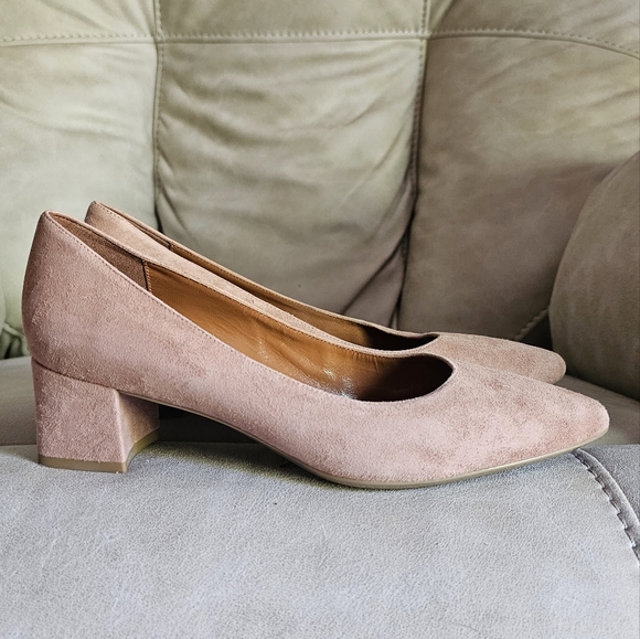 Aquatalia Pale/Petal Pink Suede Preppy Elegant Chic Square heel Shoes sz 7.5 - Picture 4 of 9